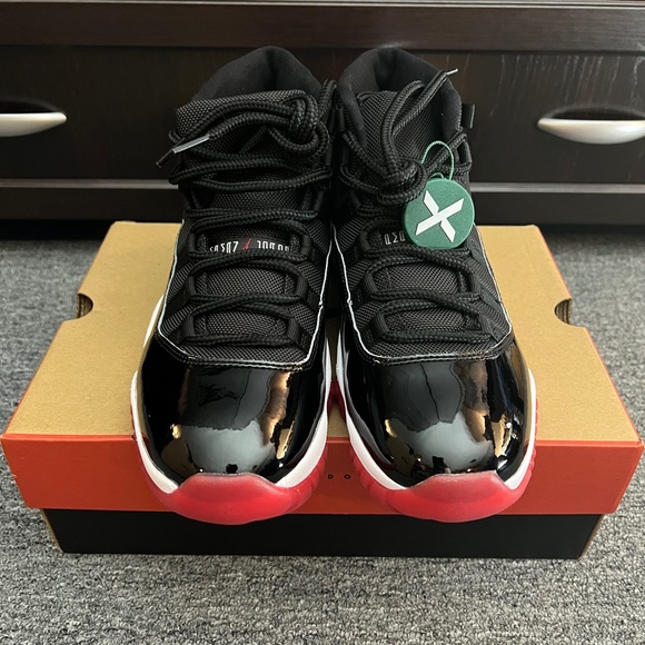 NIKE 2019 Air Jordan 11 Retro Playoffs Bred 9.5 NIB main image 9